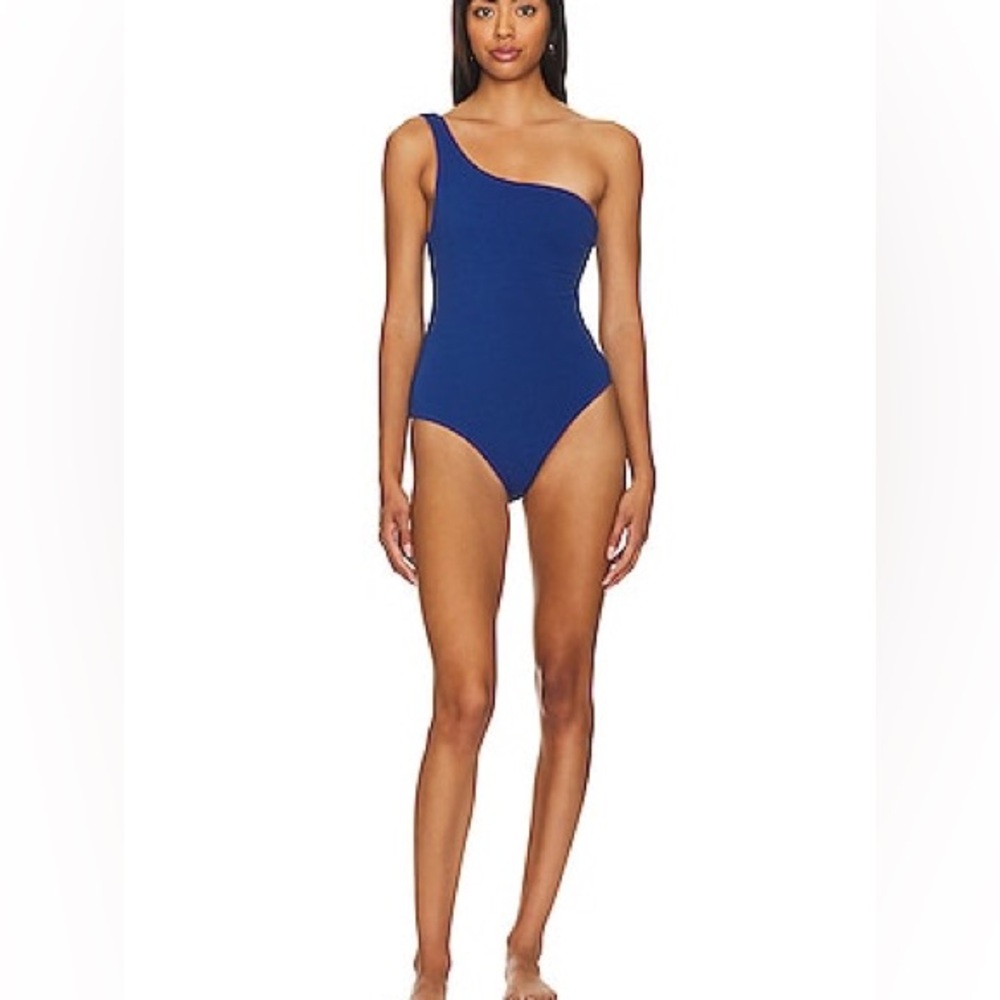 One Shoulder One Piece in Ultramarine
SEAFOLLY Ultramarine size 8